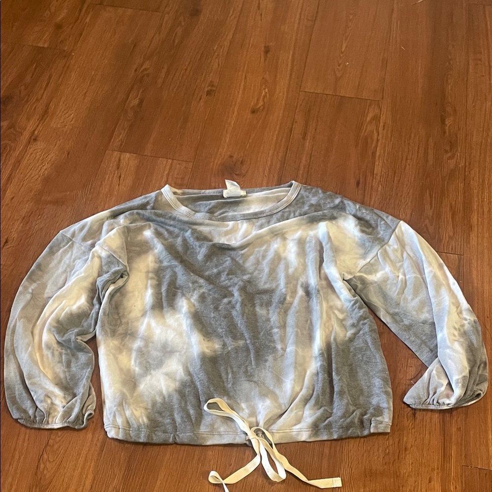 BiBi Gray and White Knit Top